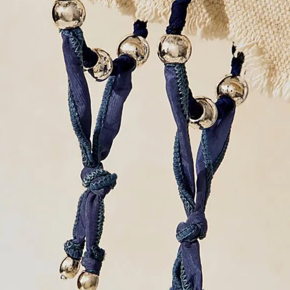 NWT Free People Lingering Love Hoops in Silver/Navy - Picture 2 of 2